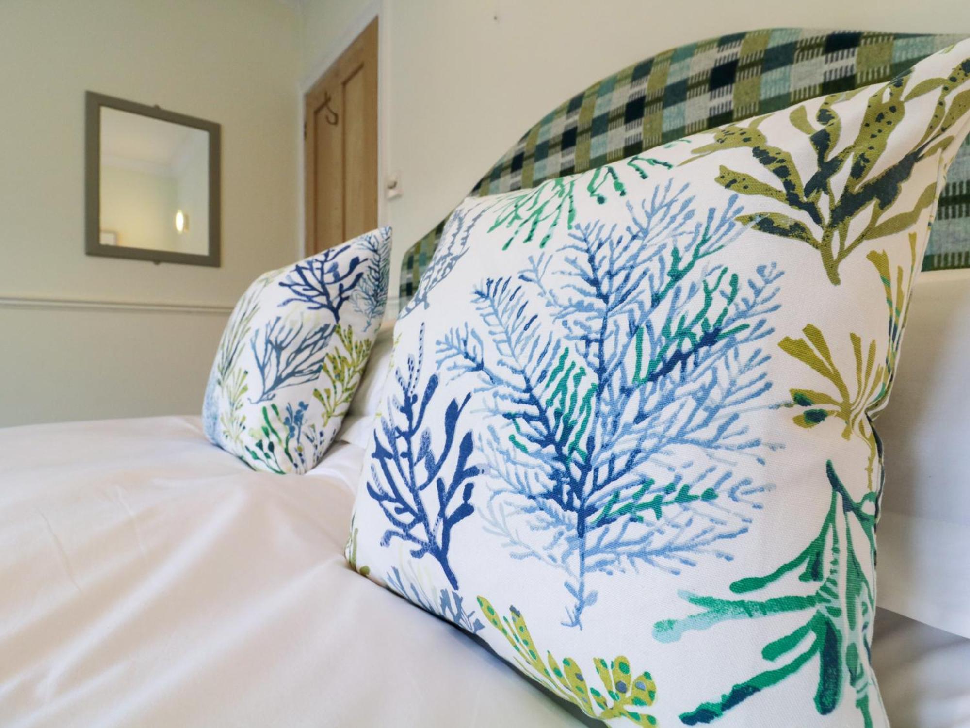 Compass Cottage Алдебург Екстериор снимка
